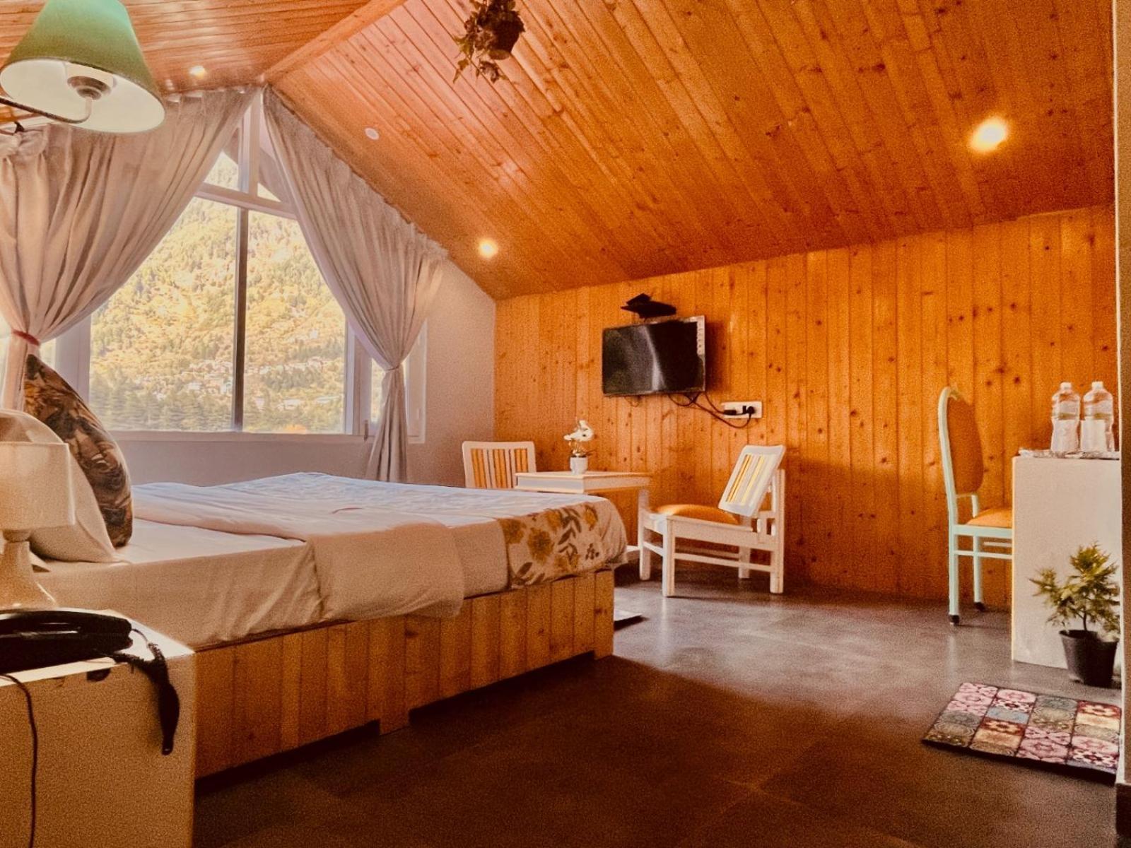 Hadimba Hill View By Hadimba Palace, Manali - Premium Room ! Family Hotel ! Parking ! Near Hadimba Temple Buitenkant foto