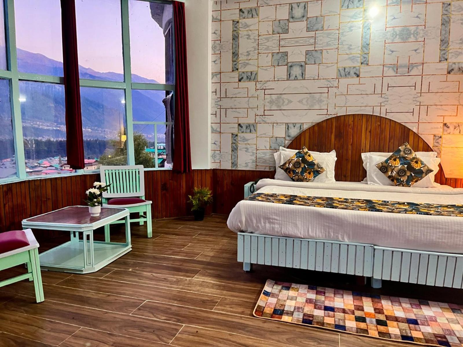 Hadimba Hill View By Hadimba Palace, Manali - Premium Room ! Family Hotel ! Parking ! Near Hadimba Temple Buitenkant foto