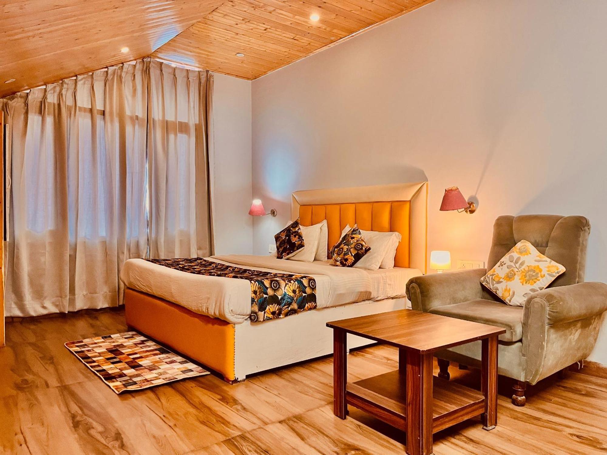 Hadimba Hill View By Hadimba Palace, Manali - Premium Room ! Family Hotel ! Parking ! Near Hadimba Temple Buitenkant foto