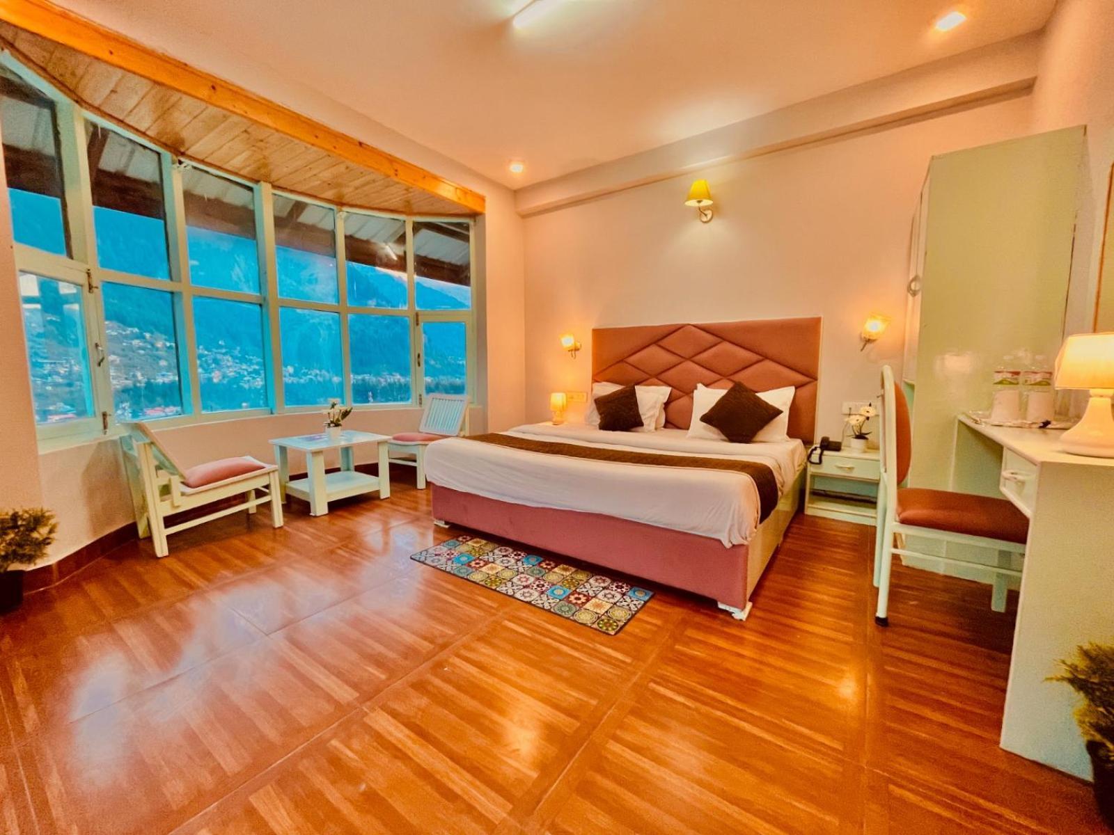 Hadimba Hill View By Hadimba Palace, Manali - Premium Room ! Family Hotel ! Parking ! Near Hadimba Temple Buitenkant foto