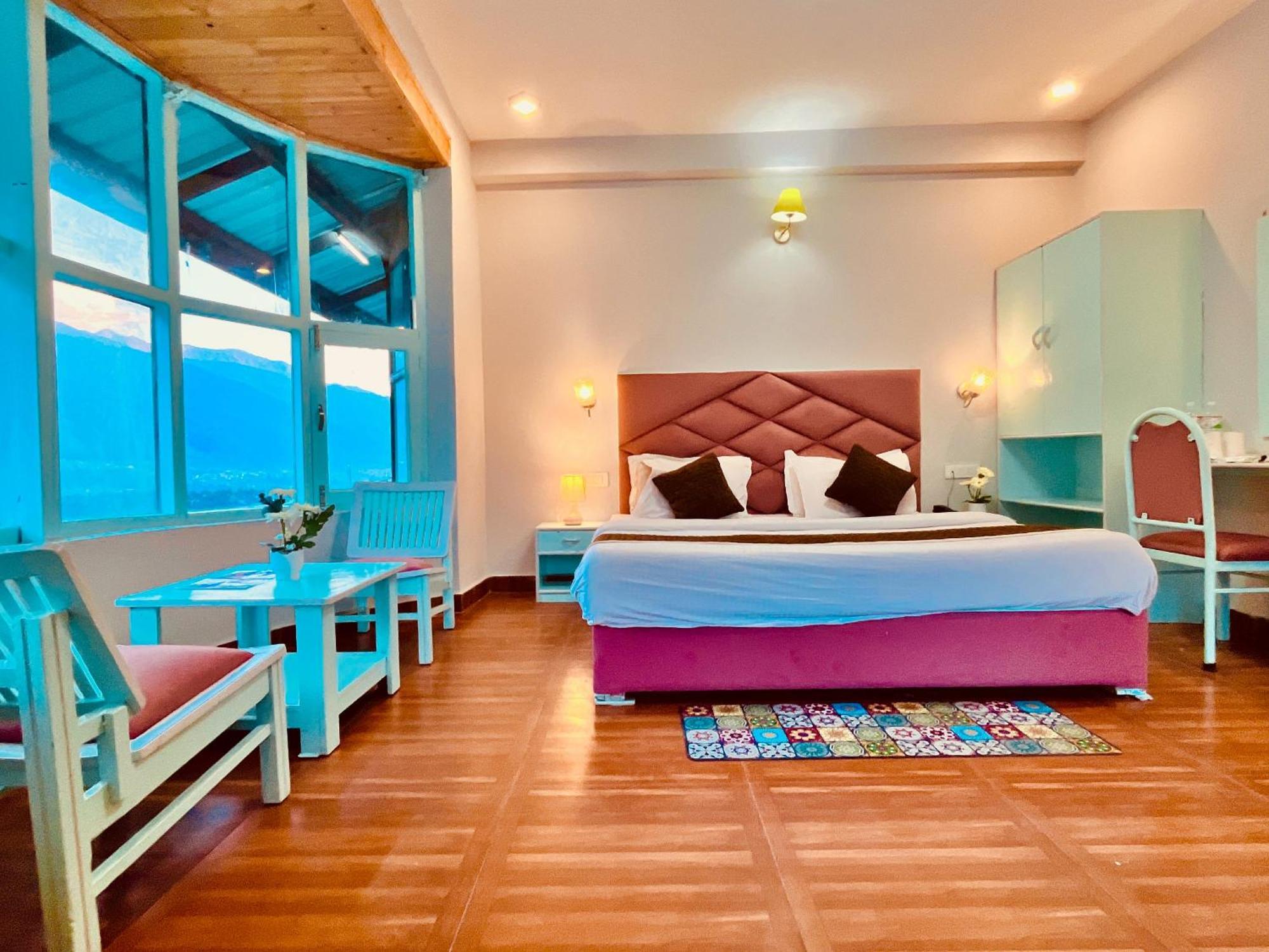Hadimba Hill View By Hadimba Palace, Manali - Premium Room ! Family Hotel ! Parking ! Near Hadimba Temple Buitenkant foto