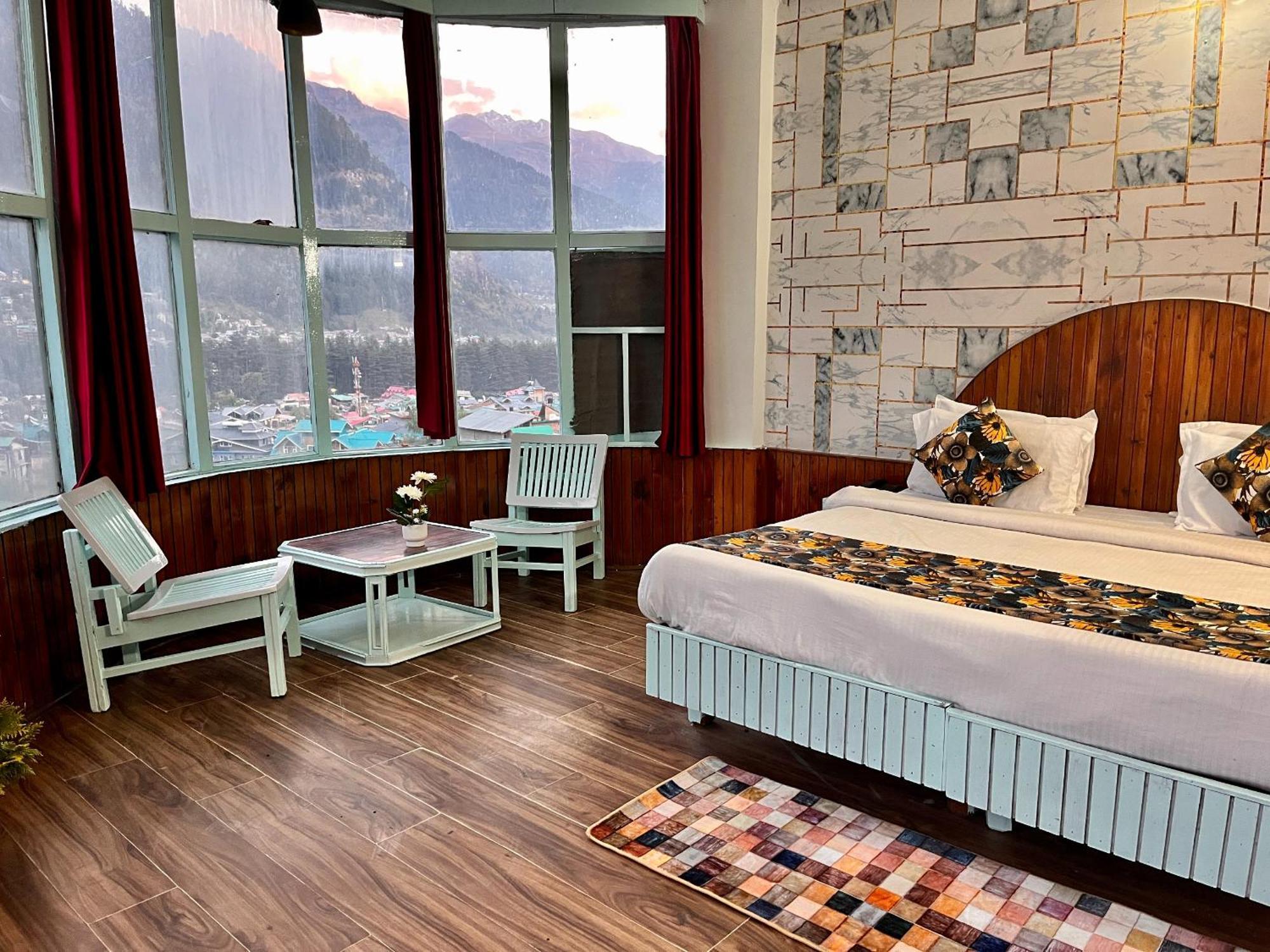 Hadimba Hill View By Hadimba Palace, Manali - Premium Room ! Family Hotel ! Parking ! Near Hadimba Temple Buitenkant foto