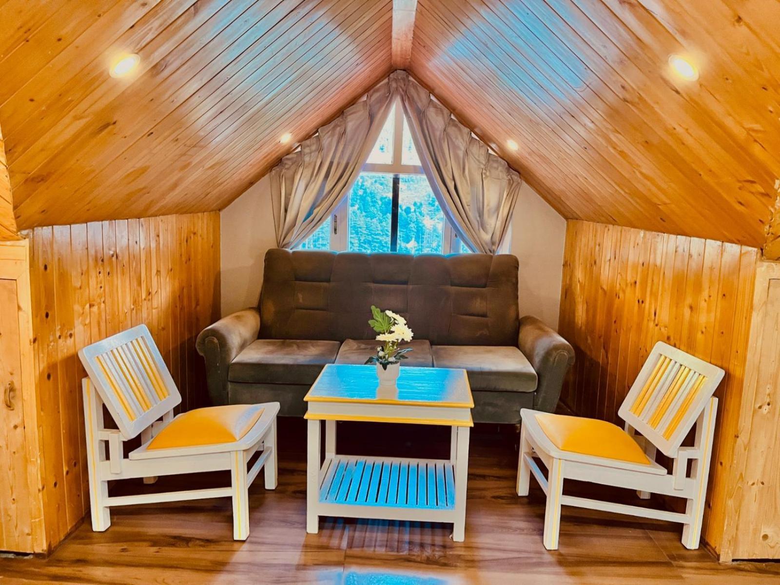 Hadimba Hill View By Hadimba Palace, Manali - Premium Room ! Family Hotel ! Parking ! Near Hadimba Temple Buitenkant foto