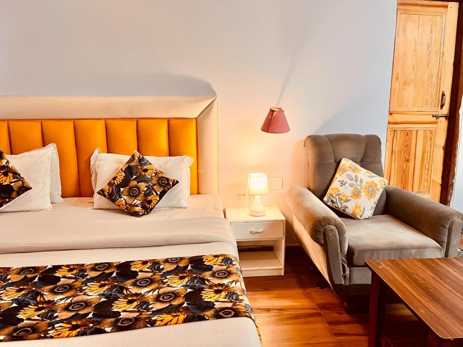 Hadimba Hill View By Hadimba Palace, Manali - Premium Room ! Family Hotel ! Parking ! Near Hadimba Temple Buitenkant foto