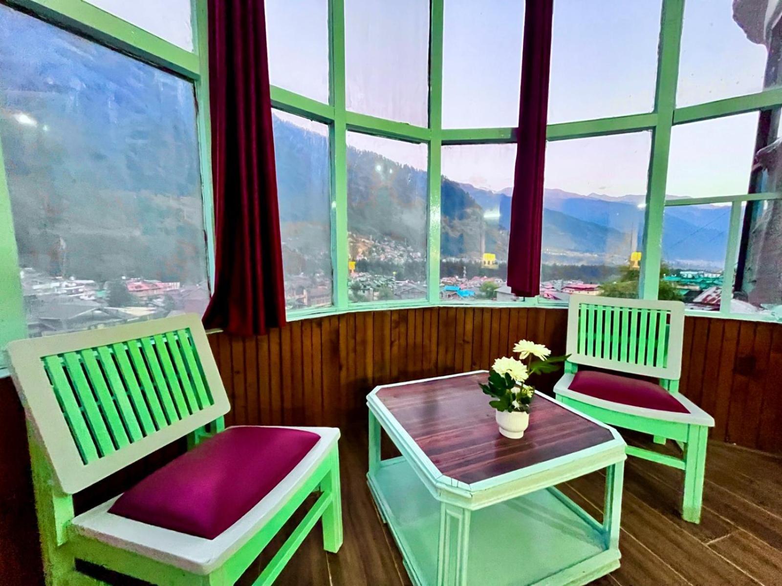 Hadimba Hill View By Hadimba Palace, Manali - Premium Room ! Family Hotel ! Parking ! Near Hadimba Temple Buitenkant foto