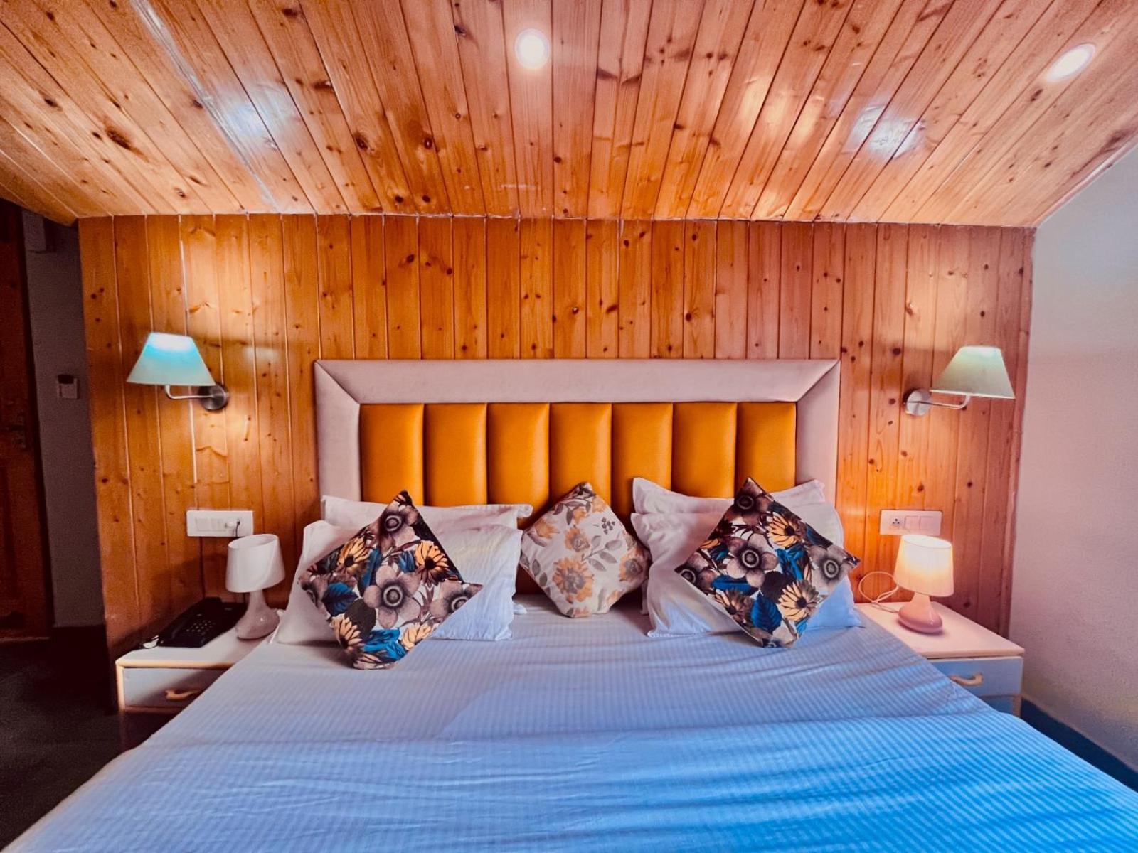 Hadimba Hill View By Hadimba Palace, Manali - Premium Room ! Family Hotel ! Parking ! Near Hadimba Temple Buitenkant foto