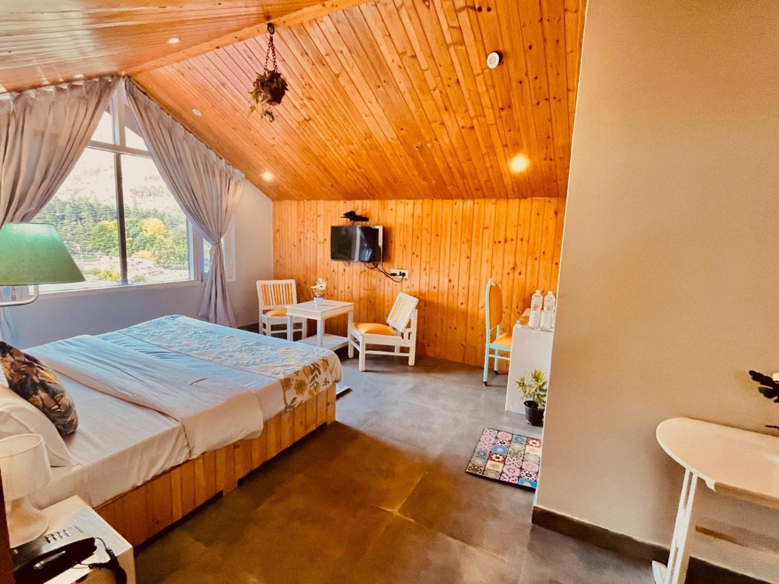 Hadimba Hill View By Hadimba Palace, Manali - Premium Room ! Family Hotel ! Parking ! Near Hadimba Temple Buitenkant foto
