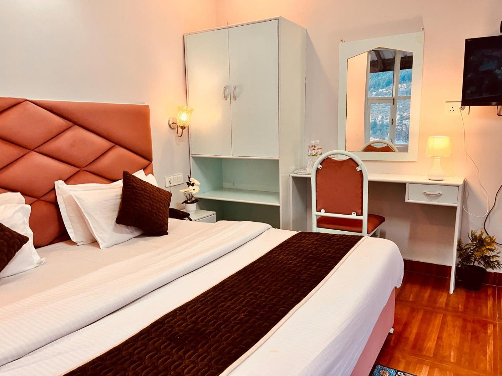 Hadimba Hill View By Hadimba Palace, Manali - Premium Room ! Family Hotel ! Parking ! Near Hadimba Temple Buitenkant foto