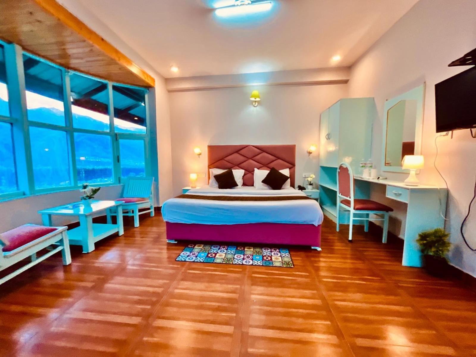 Hadimba Hill View By Hadimba Palace, Manali - Premium Room ! Family Hotel ! Parking ! Near Hadimba Temple Buitenkant foto