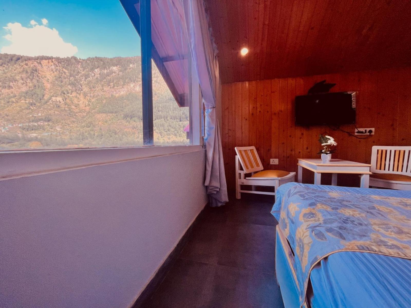 Hadimba Hill View By Hadimba Palace, Manali - Premium Room ! Family Hotel ! Parking ! Near Hadimba Temple Buitenkant foto
