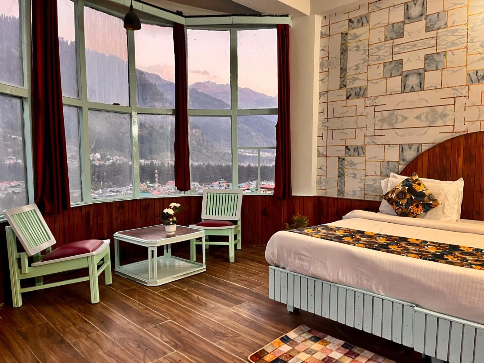 Hadimba Hill View By Hadimba Palace, Manali - Premium Room ! Family Hotel ! Parking ! Near Hadimba Temple Buitenkant foto