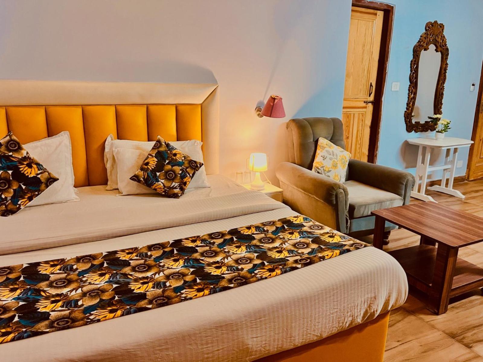 Hadimba Hill View By Hadimba Palace, Manali - Premium Room ! Family Hotel ! Parking ! Near Hadimba Temple Buitenkant foto