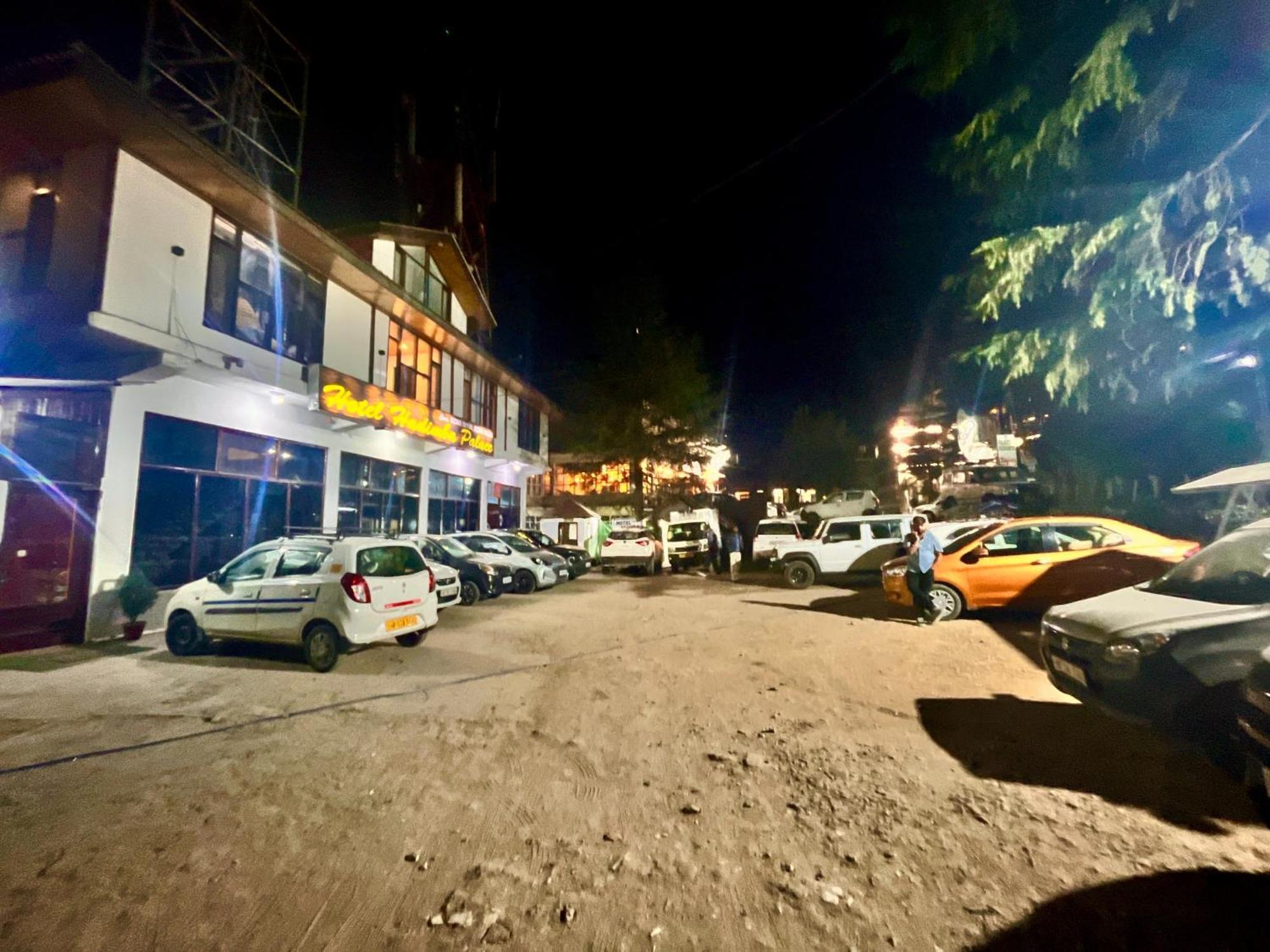 Hadimba Hill View By Hadimba Palace, Manali - Premium Room ! Family Hotel ! Parking ! Near Hadimba Temple Buitenkant foto