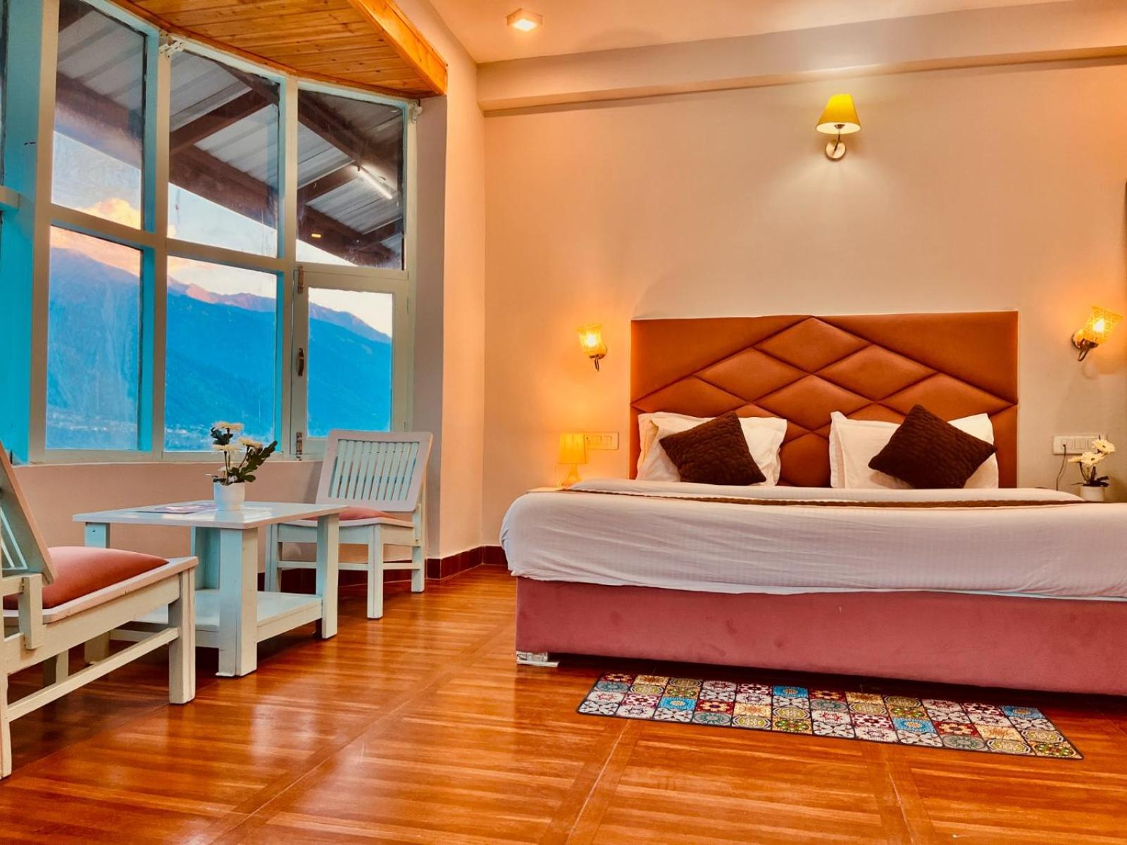 Hadimba Hill View By Hadimba Palace, Manali - Premium Room ! Family Hotel ! Parking ! Near Hadimba Temple Buitenkant foto