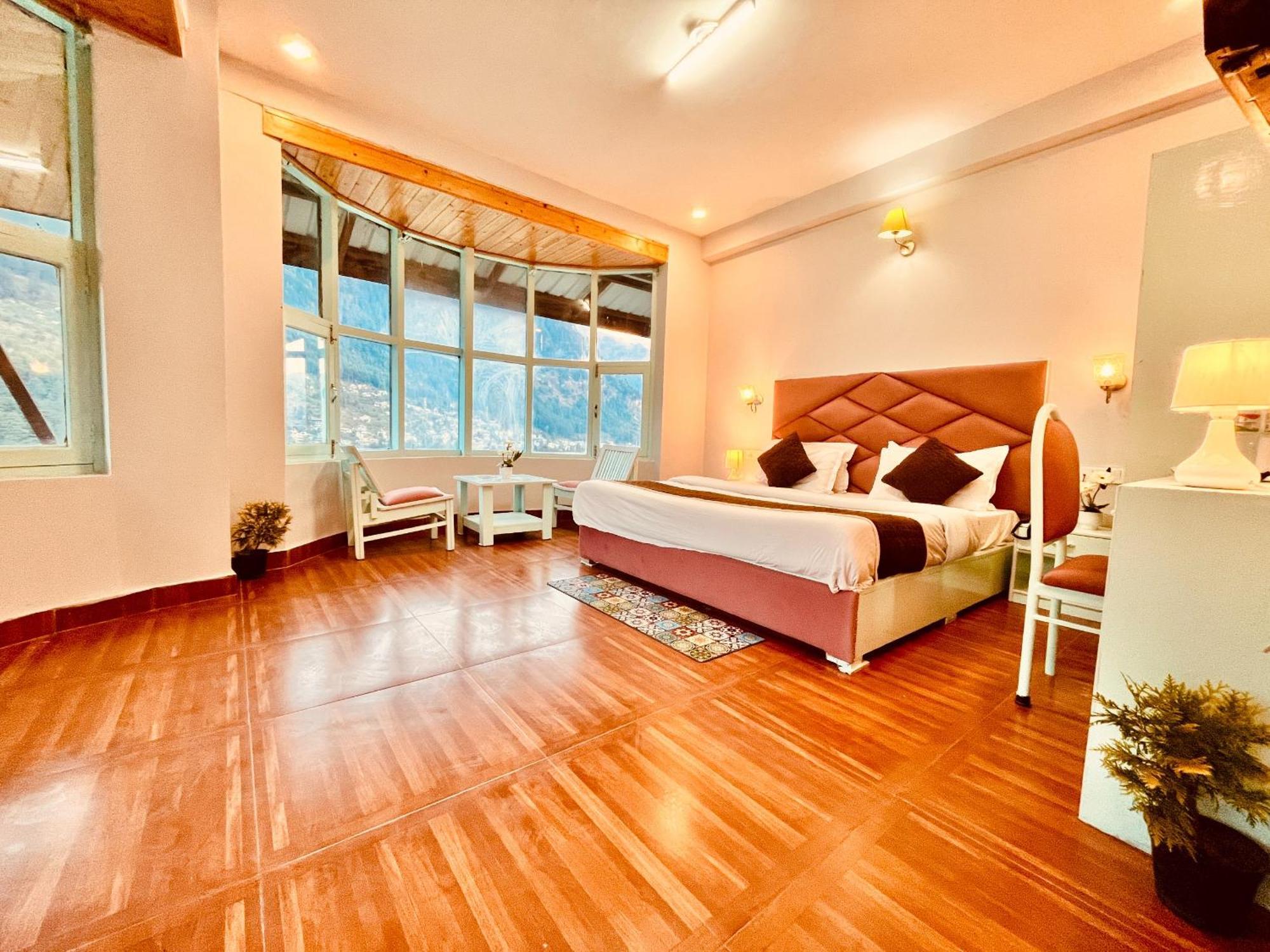 Hadimba Hill View By Hadimba Palace, Manali - Premium Room ! Family Hotel ! Parking ! Near Hadimba Temple Buitenkant foto