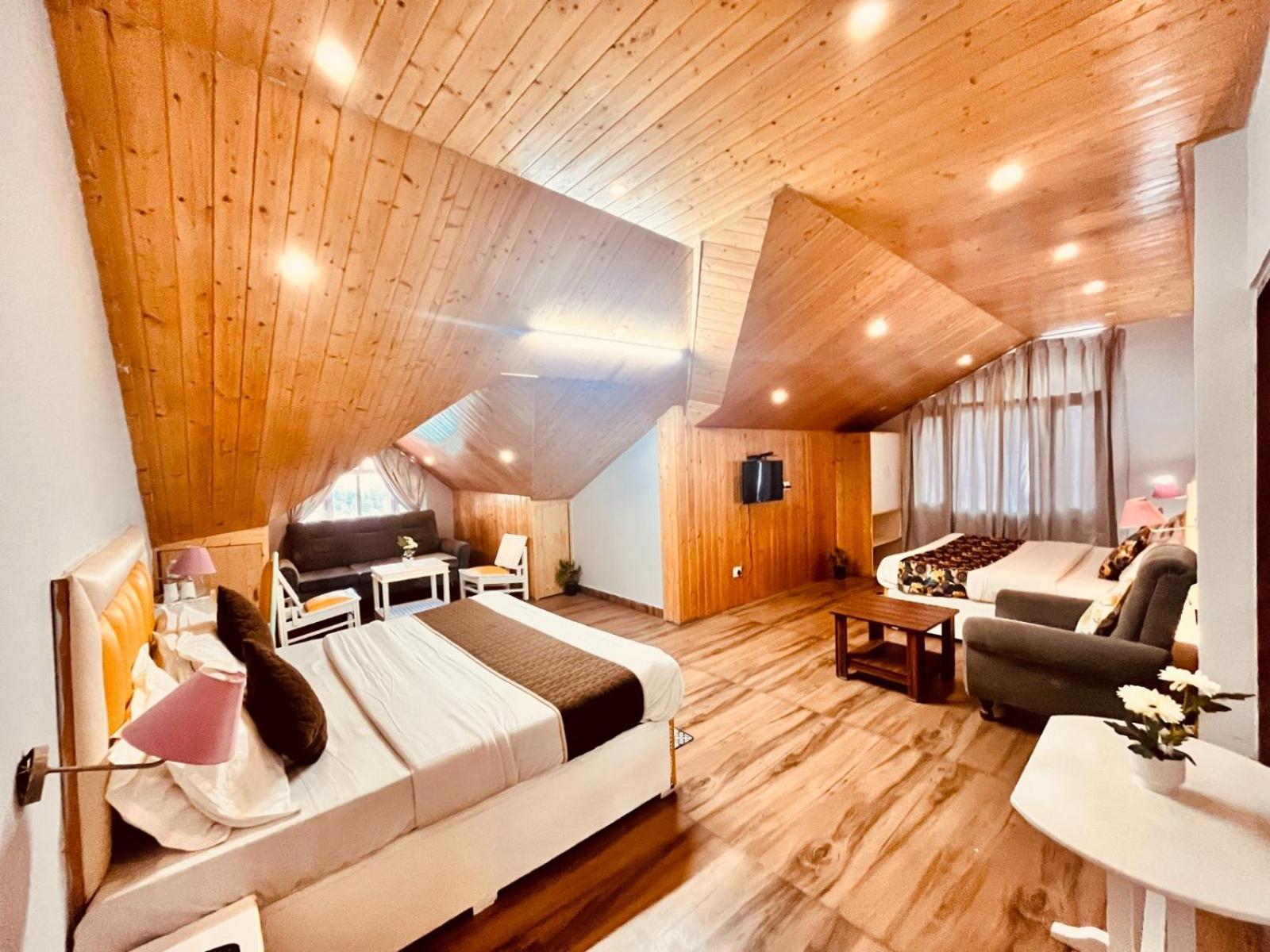 Hadimba Hill View By Hadimba Palace, Manali - Premium Room ! Family Hotel ! Parking ! Near Hadimba Temple Buitenkant foto